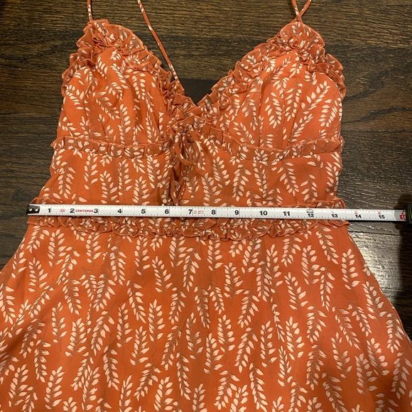 Selfie Leslie dress, size medium - Picture 9 of 10